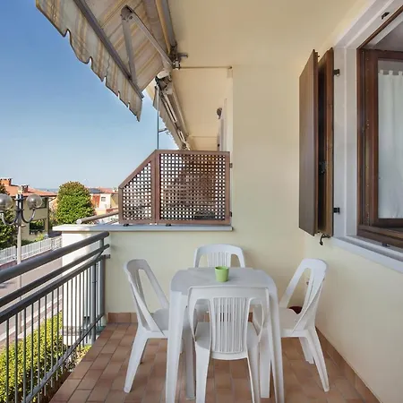 Casa Lorella-con Piscina E Vista Διαμέρισμα Γκάρντα